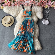 Load image into Gallery viewer, Bohemian Vacation Beach 2pcs Set Women Floral Printed Short Strapless Tops And High Waist Pleated Long Skirt Suit Spring Summer
