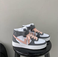 Load image into Gallery viewer, 2021 Fashion Spring New Designer Hot Sale White Shoes Female Platform Sneakers Women Tenis Feminino Casual Female Shoes Woman
