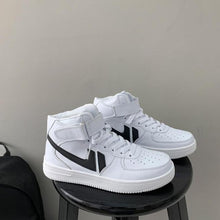 Load image into Gallery viewer, 2021 Fashion Spring New Designer Hot Sale White Shoes Female Platform Sneakers Women Tenis Feminino Casual Female Shoes Woman
