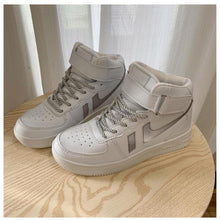 Load image into Gallery viewer, 2021 Fashion Spring New Designer Hot Sale White Shoes Female Platform Sneakers Women Tenis Feminino Casual Female Shoes Woman
