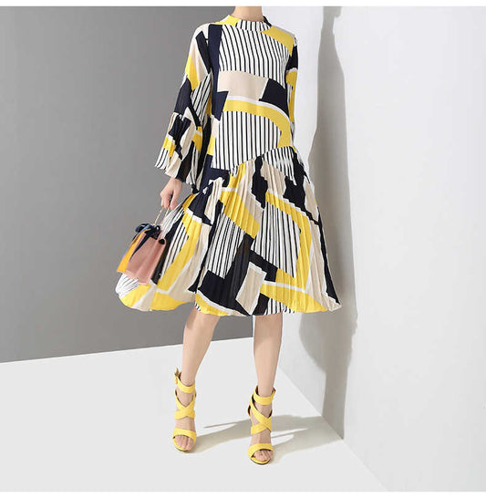 [EAM] 2021 New Spring Autumn Stand Collar Long Flare Sleeve Pattern Striped Printed Pleated Loose Dress Women Fashion Tide JO585