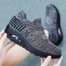 Load image into Gallery viewer, 2022 Women Running Shoes Outdoor Breathable Casual Light Weight Sports Shoes Casual Walking Sneakers Tenis Feminino Shoes SIZE43
